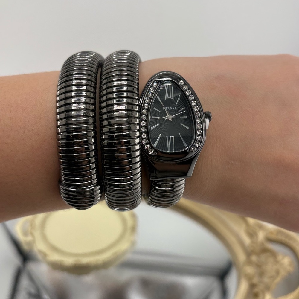 Full Black Serpenti Style Watch | Stainless Steel | Water Resistant - Picture 10 of 10